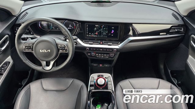 Kia Niro Air — photo 1 of 30