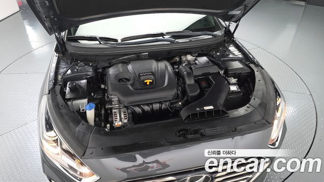 Hyundai Sonata 2.0 Smart — photo 1 of 30