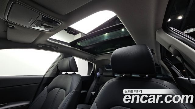 Kia K5 2.0 — photo 1 of 31