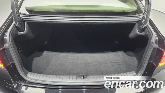 Genesis G80 3.3 GDI — photo 1 of 30