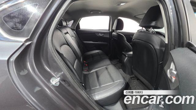 Kia K3 Prestige — photo 1 of 20