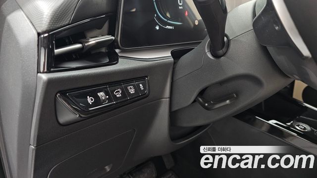 Kia Niro Prestige — photo 1 of 35