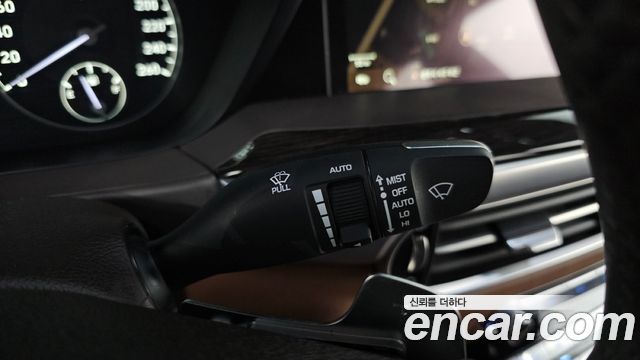 Genesis G90 3.8 AWD — photo 1 of 31