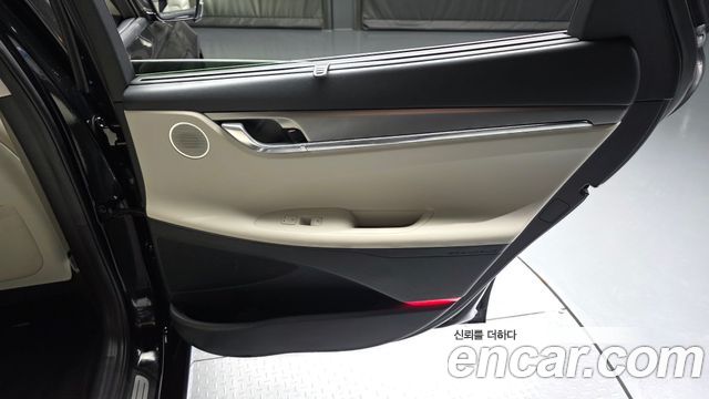 Hyundai Grandeur 2.5 — photo 1 of 30