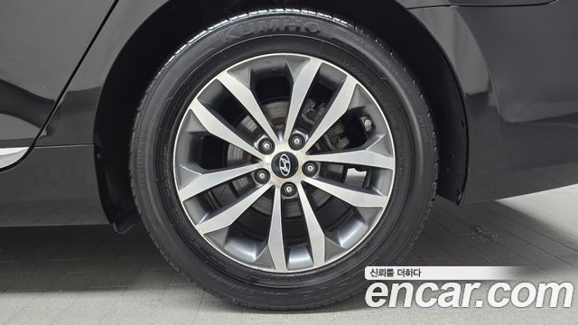 Hyundai Grandeur HG240 Luxury — photo 1 of 30