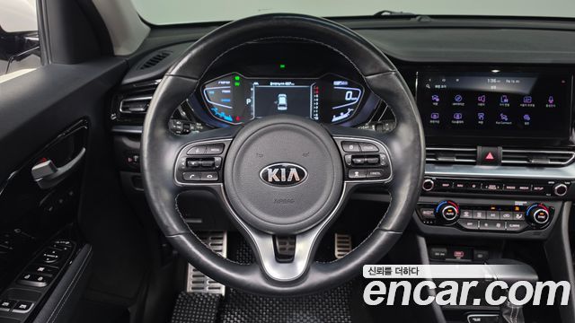 Kia Niro 1.6 HEV — photo 1 of 35