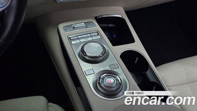Genesis GV70 2.5T Gasoline 2WD — photo 1 of 30