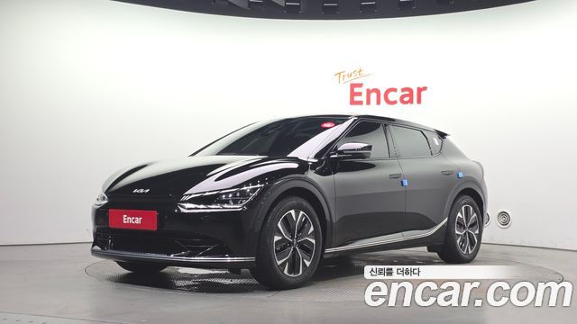 Kia EV6 Long Range — photo 1 of 32