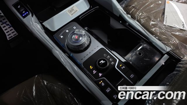 Kia Sorento HEV 1.6 4WD — photo 1 of 37