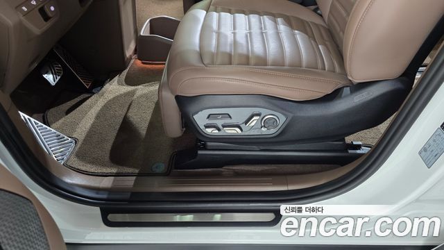 Kia EV9 Long Range 4WD — photo 1 of 40