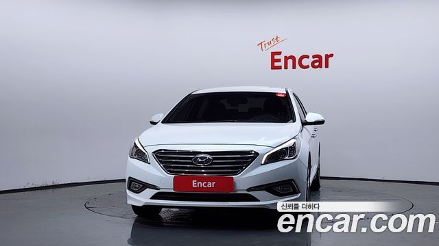 Hyundai Sonata 2.0 Smart — photo 1 of 30