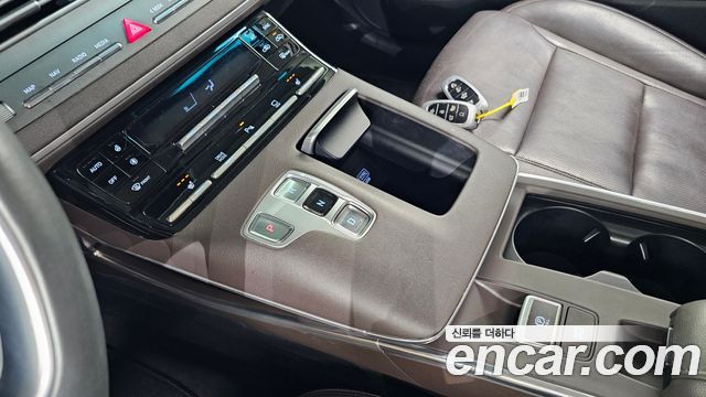 Hyundai Grandeur 2.5 — photo 1 of 20