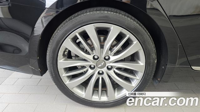 2016 Hyundai Genesis G330 Premium AWD, photograph 12