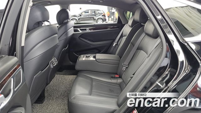 2016 Hyundai Genesis G330 Premium AWD, photograph 5