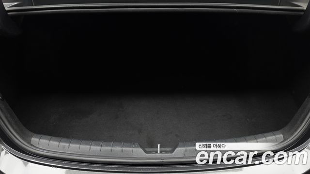 Kia K5 2.0 — photo 1 of 32