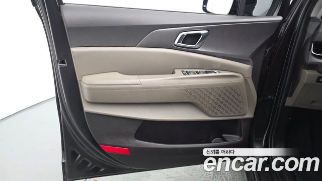 Kia Canival Diesel 9-Seater Noblesse — photo 1 of 37