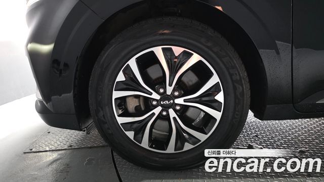 Kia Canival Gasoline 9-Seater Noblesse — photo 1 of 40
