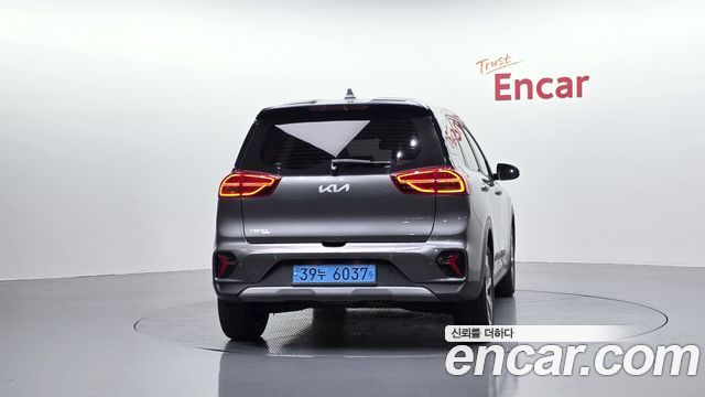 Kia Niro Air — photo 1 of 30
