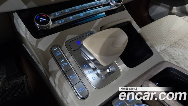 2019 Genesis G90 5.0 AWD, photograph 6
