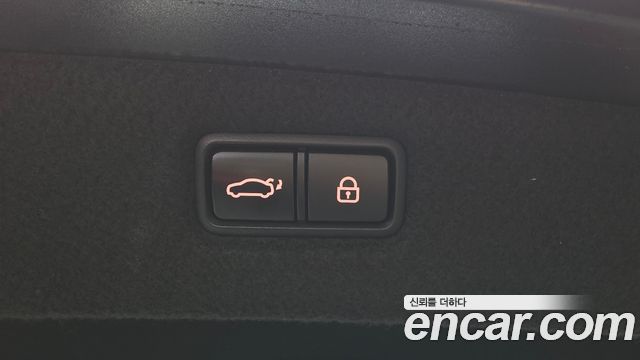 2019 Genesis G90 5.0 AWD, photograph 10