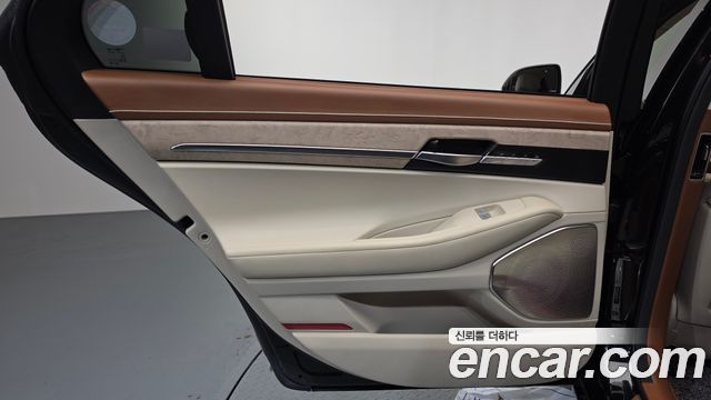2019 Genesis G90 5.0 AWD, photograph 3