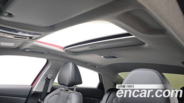 Hyundai AVANTE 1.6 — photo 1 of 36