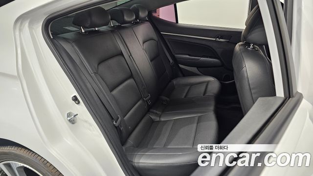 Hyundai AVANTE 1.6 GDI Value Plus — photo 1 of 20