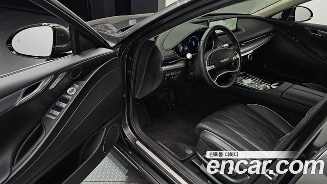 Genesis G80 Gasoline 2.5 Turbo AWD — photo 1 of 20