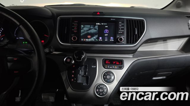 Kia RAY Prestige — photo 1 of 35