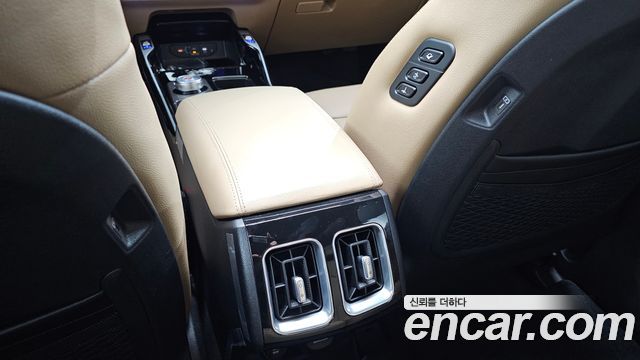 Kia Sorento HEV 1.6 2WD — photo 1 of 36
