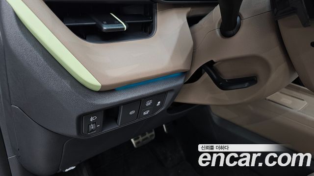 Kia Seltos HEV 1.6 2WD — photo 1 of 39