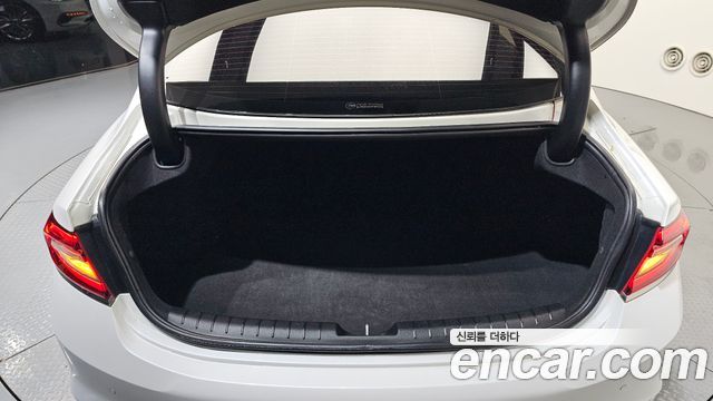 Hyundai Grandeur 3.0 Exclusive — photo 1 of 33
