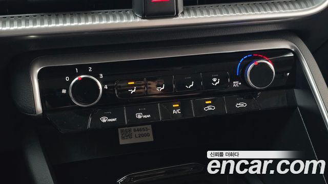 Kia K5 2.0 — photo 1 of 32