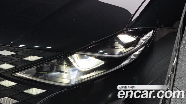 Hyundai Grandeur 2.5 — photo 1 of 33