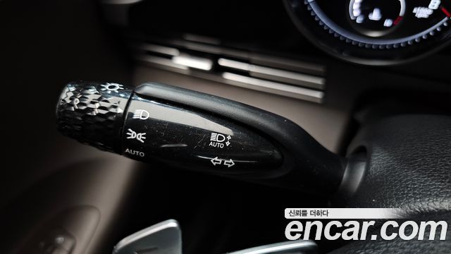 Hyundai Grandeur 2.5 — photo 1 of 32