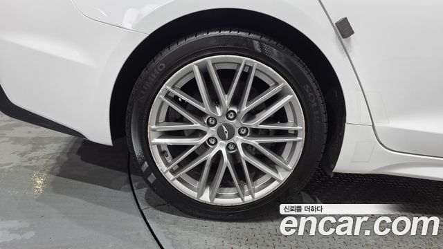 Genesis G70 2.0T — photo 1 of 35