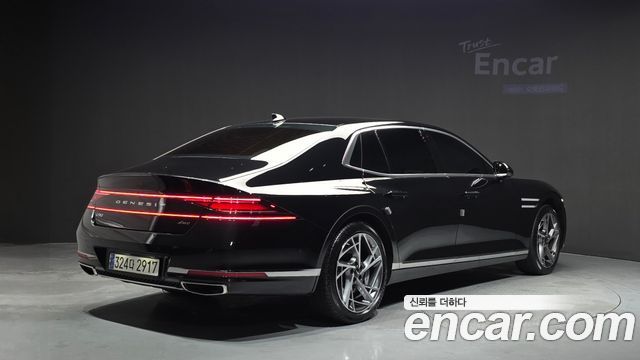 Genesis G90 Gasoline 3.5 Turbo AWD — photo 1 of 36