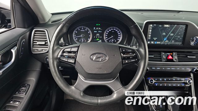Hyundai Grandeur 3.0 Exclusive — photo 1 of 20