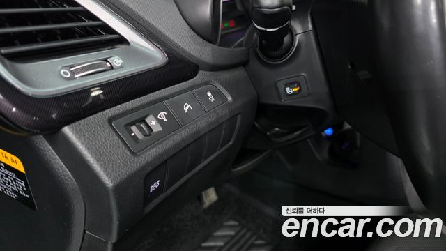 Hyundai Santafe Diesel(e-VGT) 2.0 2WD Premium — photo 1 of 31