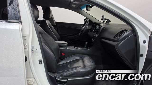 Kia K5 2.0 Luxury — photo 1 of 20