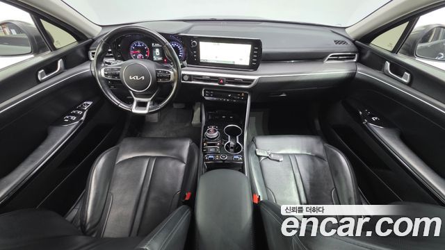 Kia K5 2.0 — photo 1 of 32