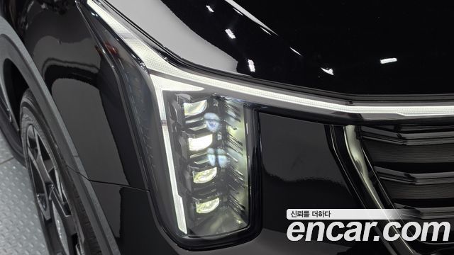 Kia Sorento Gasoline 2.5T 2WD — photo 1 of 32
