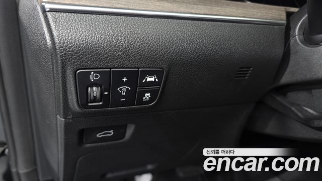 Kia K5 2.0 — photo 1 of 30