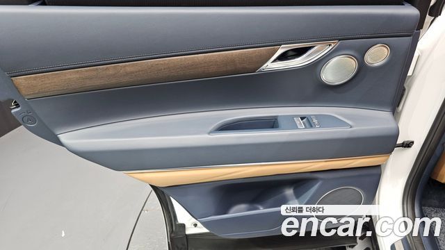 Genesis GV80 2.5T Gasoline AWD — photo 1 of 38