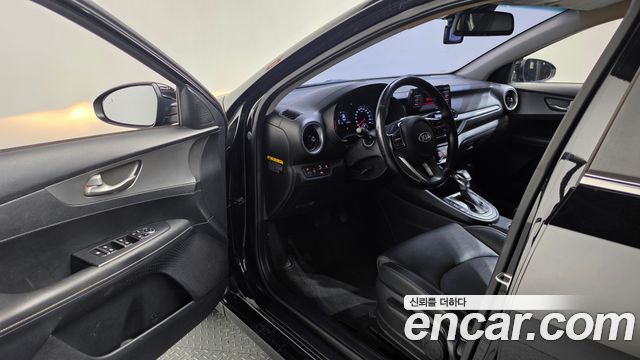 Kia K3 Prestige — photo 1 of 32