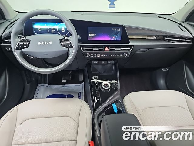 Kia Niro Prestige — photo 1 of 19