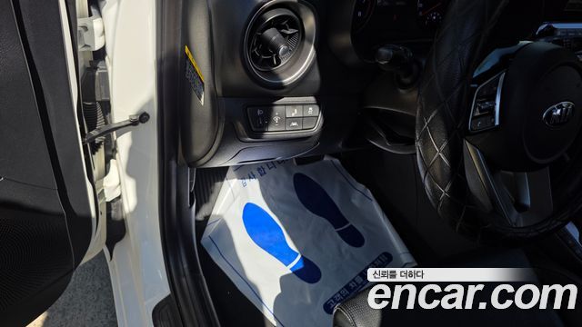 Kia K3 Luxury — photo 1 of 34