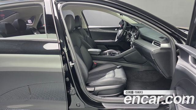 Kia K5 2.0 — photo 1 of 33