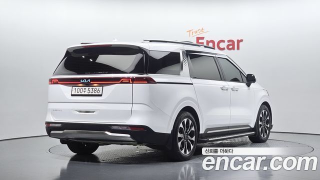 Kia Canival Gasoline 7-Seater Noblesse — photo 1 of 38