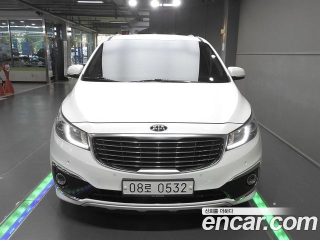 Kia Canival 9-seater Noblesse — photo 1 of 20